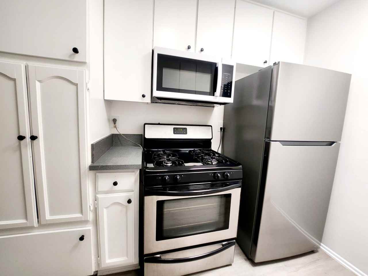 400 N Serrano Ave #209 - Photo 4 of 16