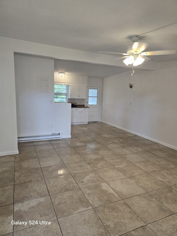 2326 Shenandoah Rd Ne Apt B #2 - Photo 2 of 9