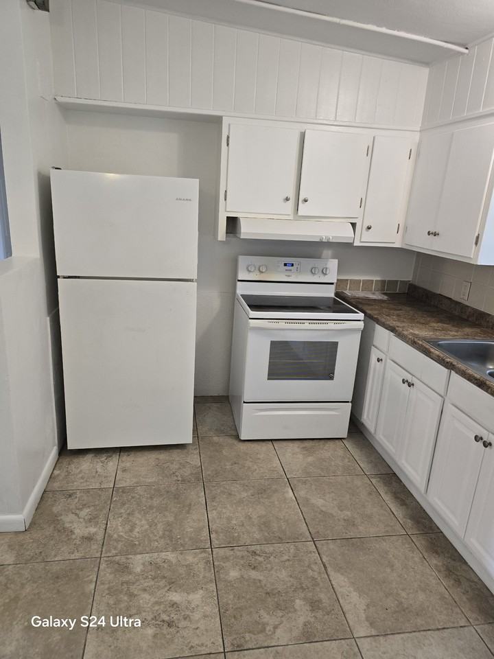 2326 Shenandoah Rd Ne Apt B #2 - Photo 3 of 9