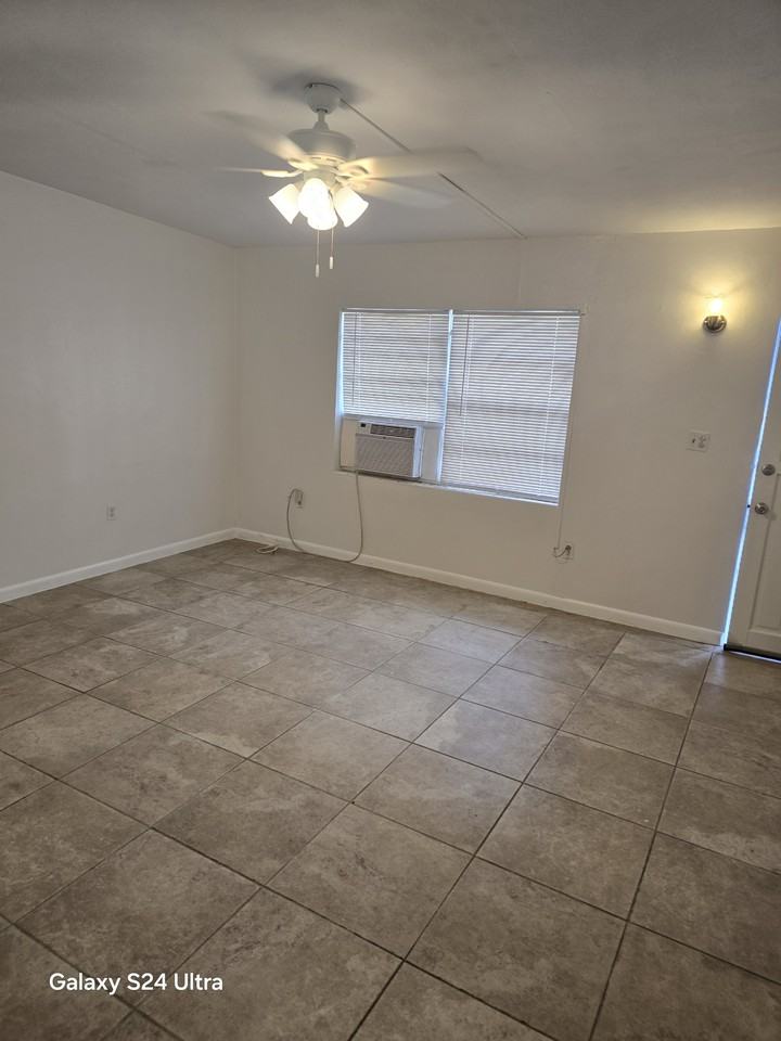 2326 Shenandoah Rd Ne Apt B #2 - Photo 5 of 9