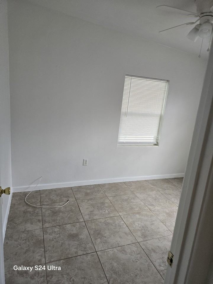 2326 Shenandoah Rd Ne Apt B #2 - Photo 6 of 9