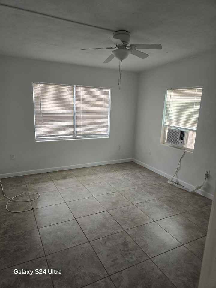 2326 Shenandoah Rd Ne Apt B #2 - Photo 7 of 9