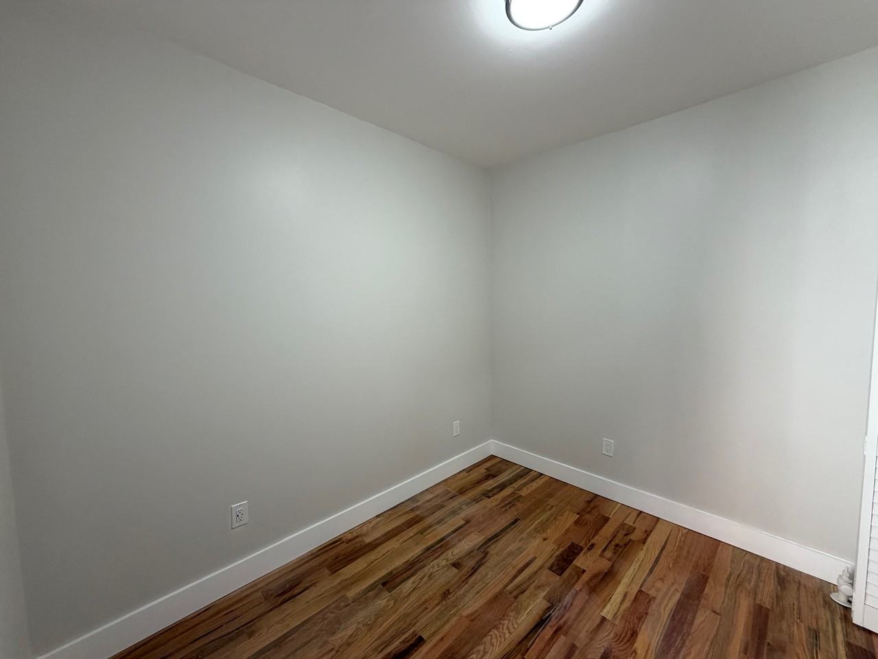 5608 Hudson AveApt 8 #5608-08 - Photo 2 of 9
