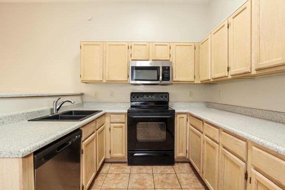 1449 E Laurel Ave - Photo 7 of 18