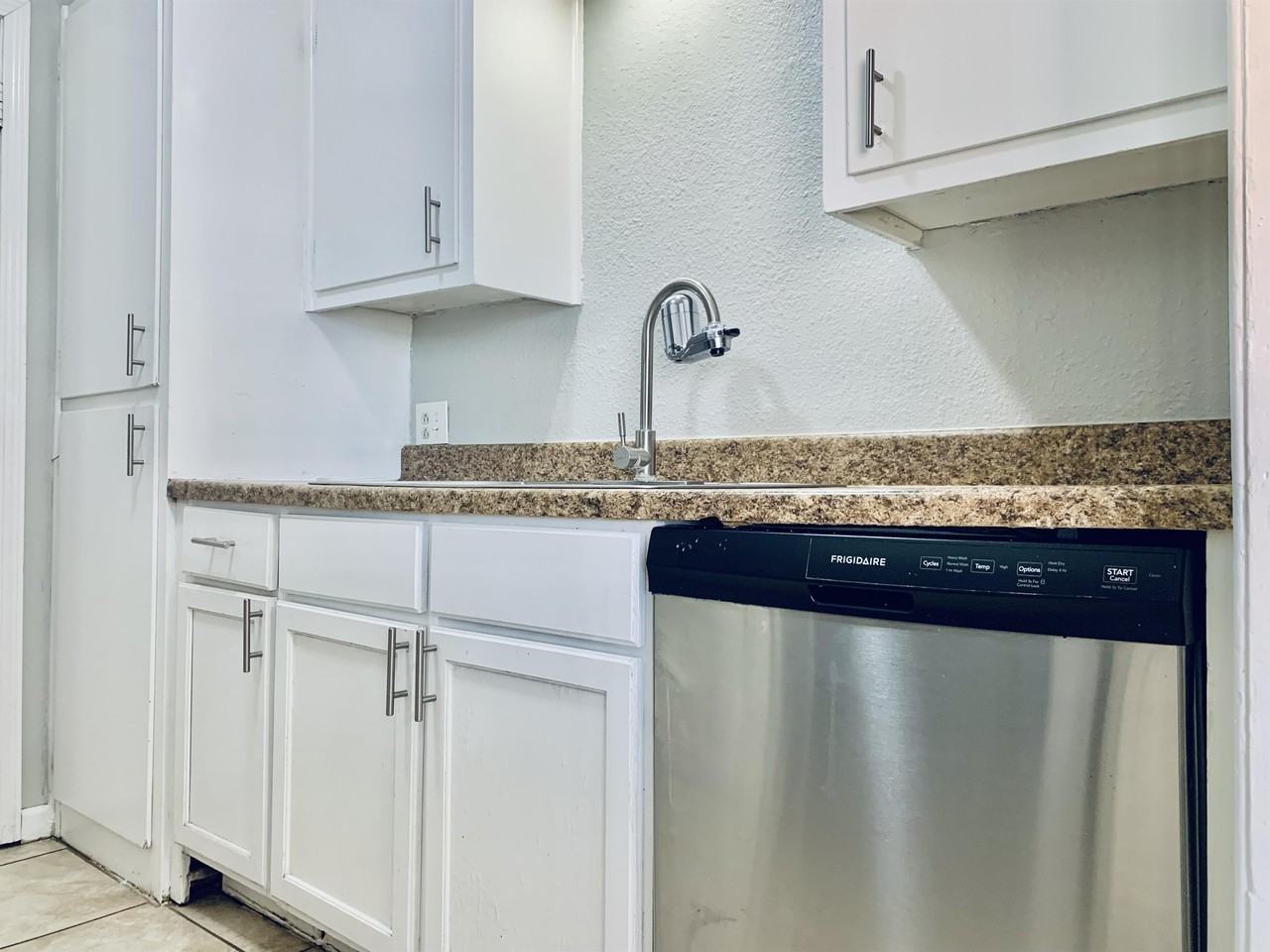 3808 Englewood Cir #3808 - Photo 2 of 17