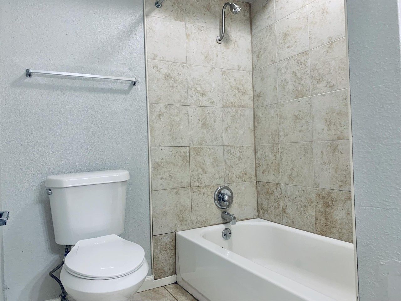3808 Englewood Cir #3808 - Photo 7 of 17