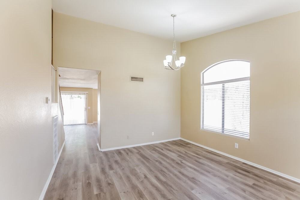 12446 W San Juan Ave - Photo 6 of 17