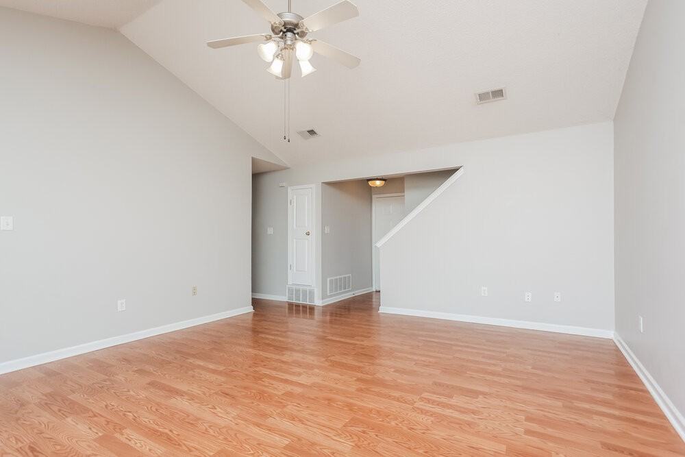 1812 Cherry Creek Dr - Photo 5 of 17