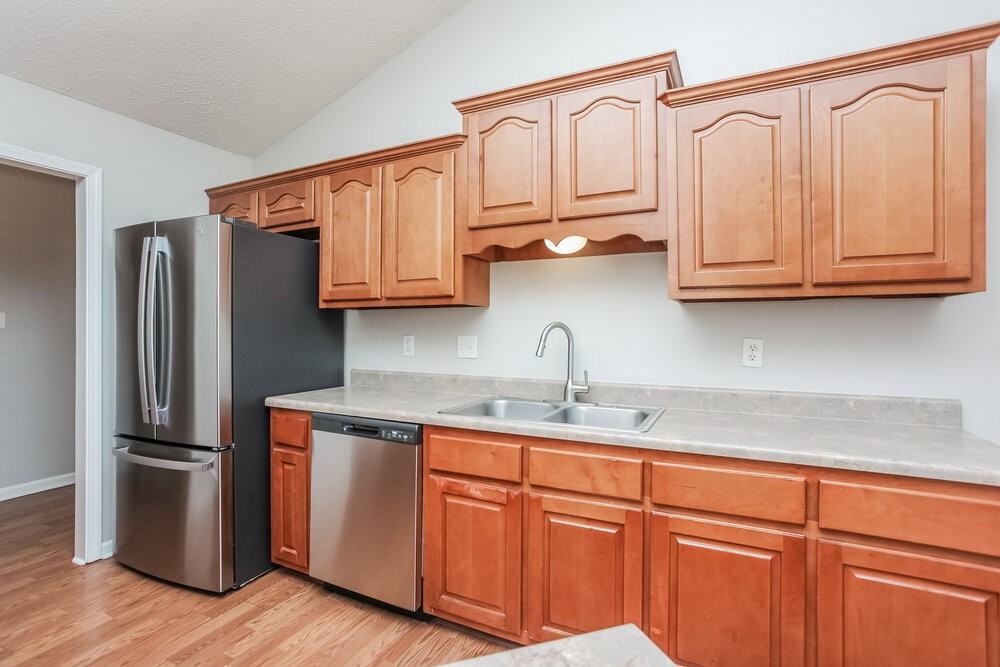 1812 Cherry Creek Dr - Photo 7 of 17