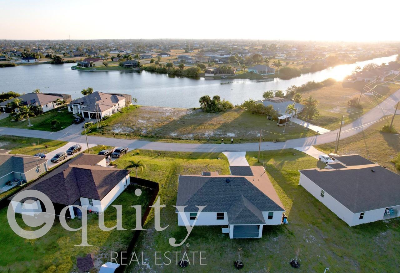 1827 Nw 10th St #1 - Photo 2 of 36