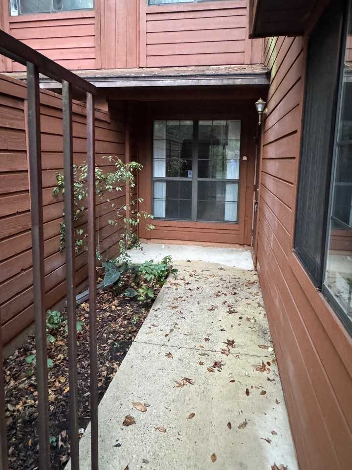 809 Sw 55th Ter - Photo 3 of 15