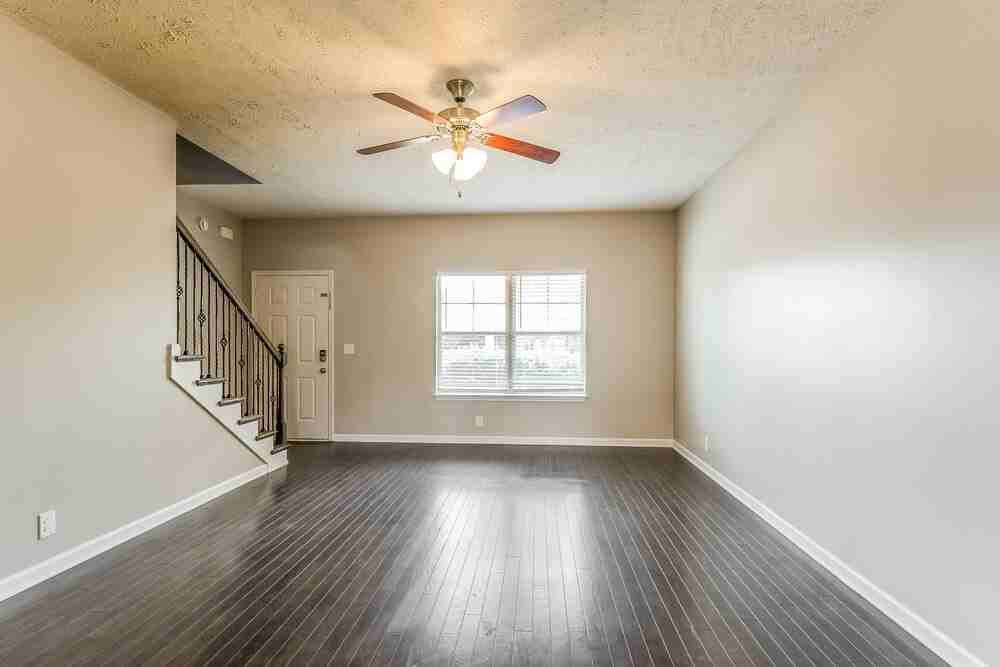 1728 Bellamy Ln - Photo 6 of 17