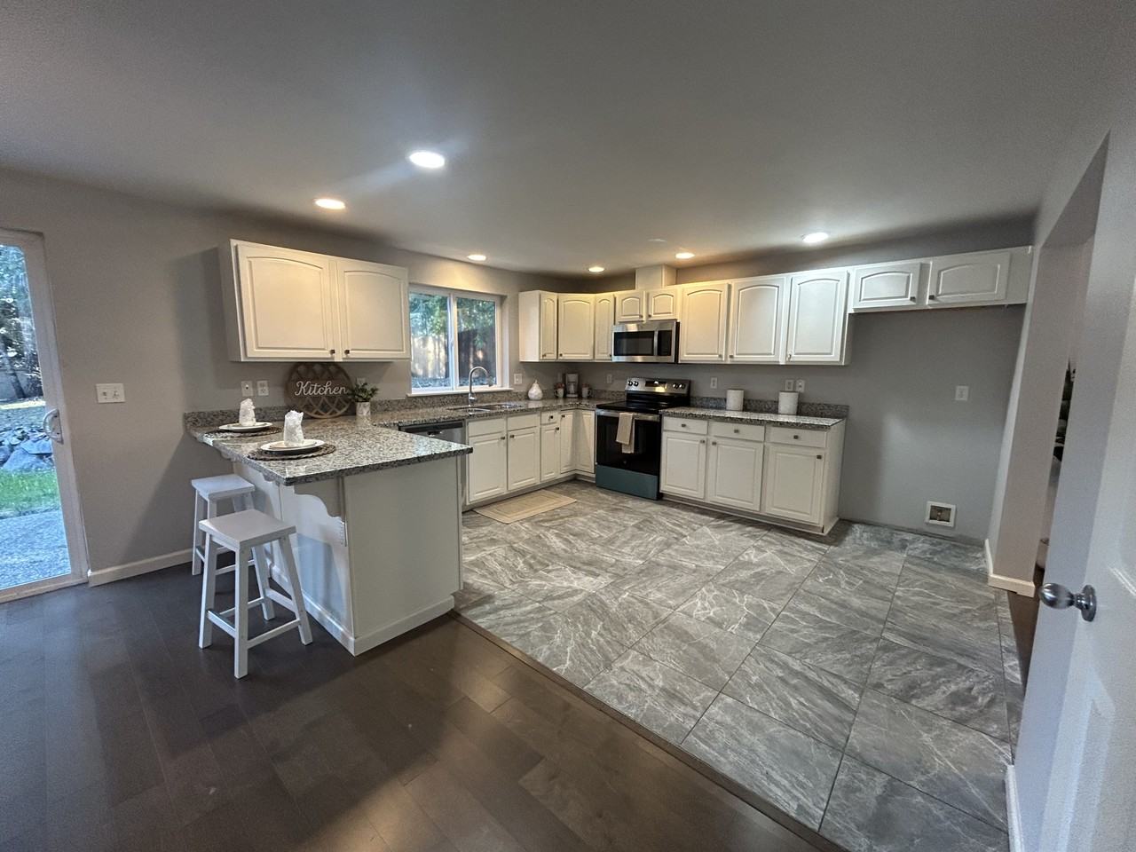 120 E Mountain View Dr #1 - Photo 3 of 19