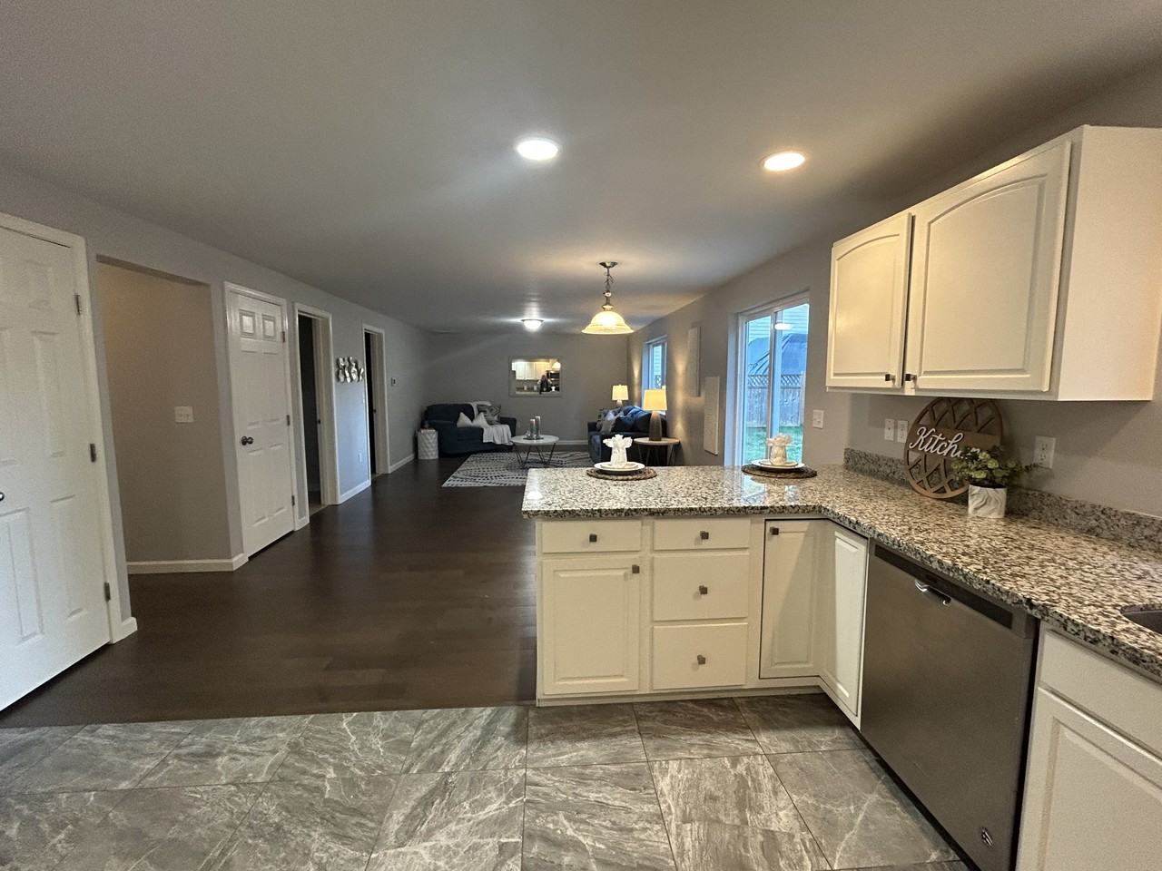 120 E Mountain View Dr #1 - Photo 4 of 19