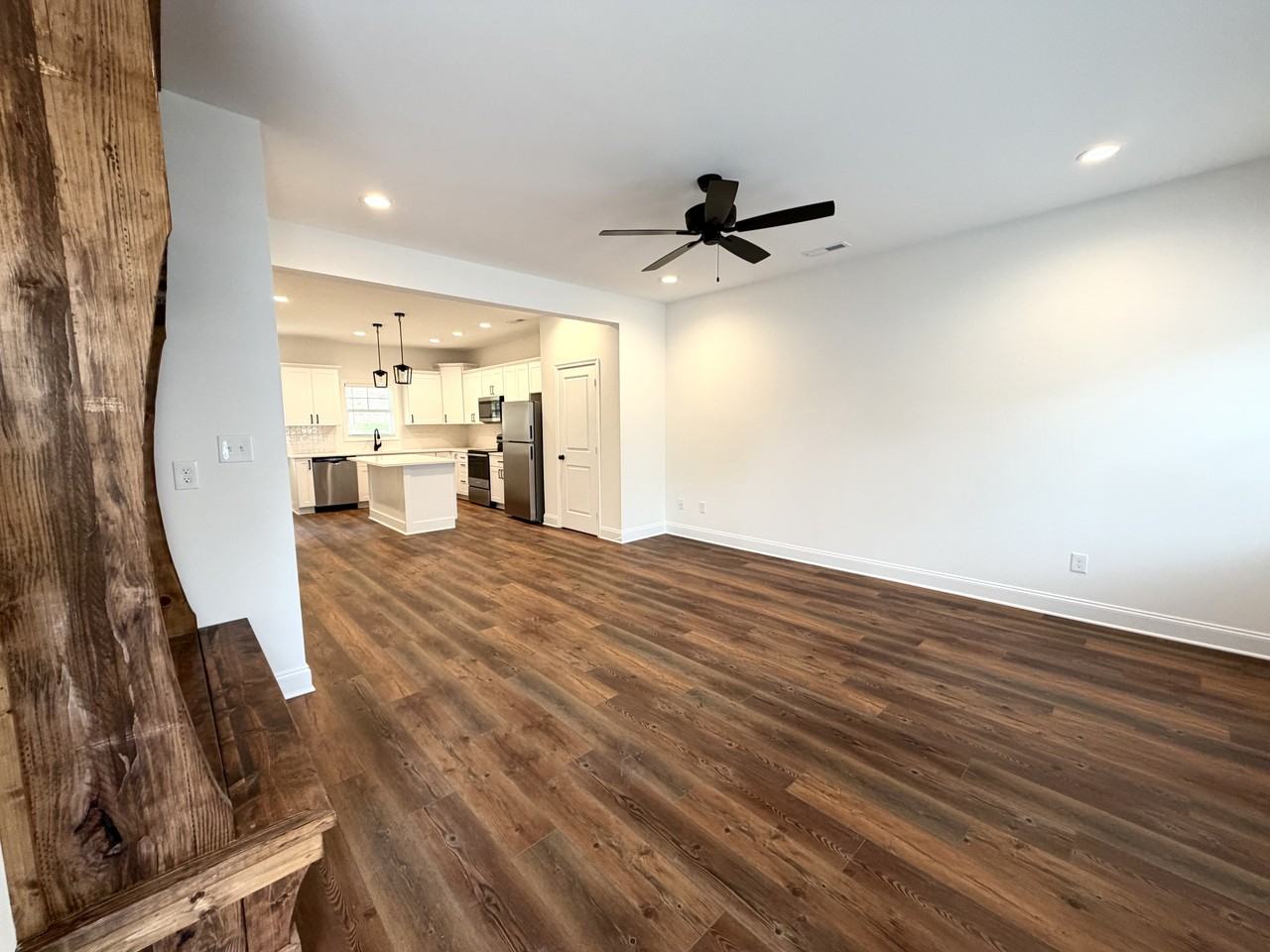 110 Aaron Pl #611 - Photo 4 of 27