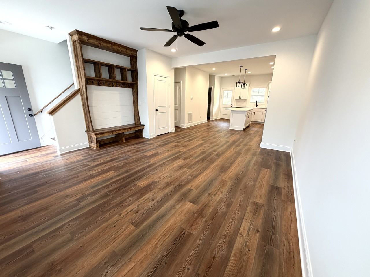 110 Aaron Pl #611 - Photo 5 of 27