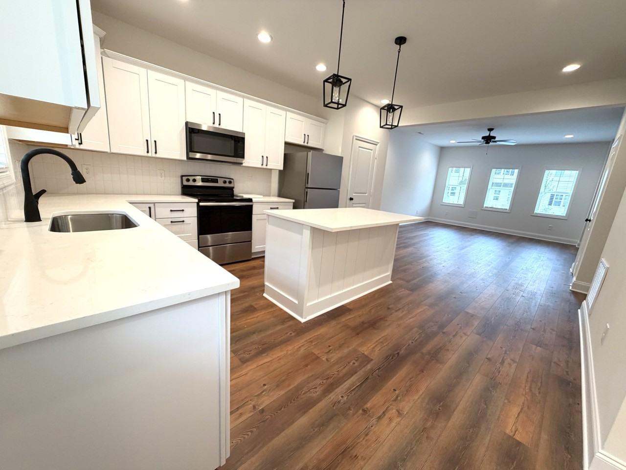 110 Aaron Pl #611 - Photo 7 of 27