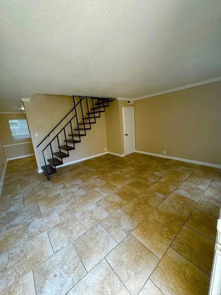 Spanish Puerto Apartments - Photo 2 of 40