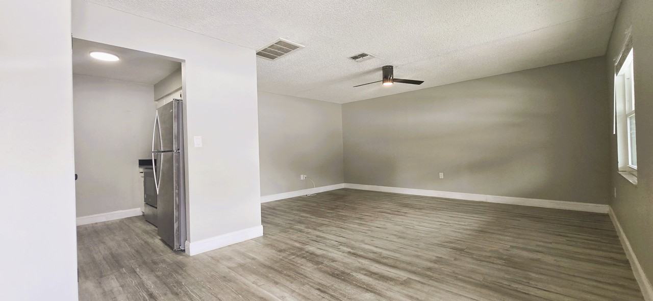 921 E Parker St #5 - Photo 2 of 7