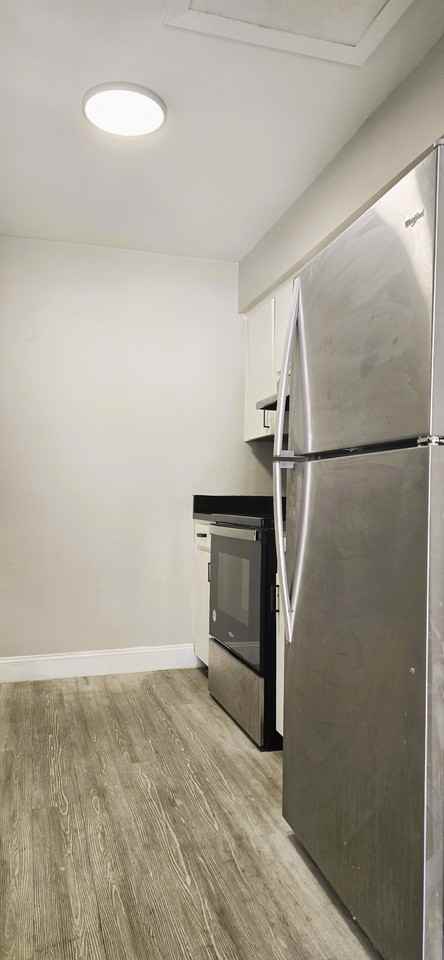 921 E Parker St #5 - Photo 6 of 7