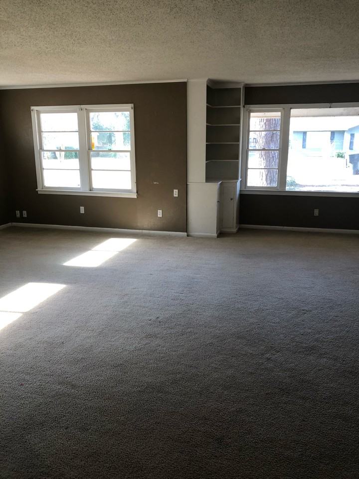 1204 Waller Ave - Photo 3 of 11