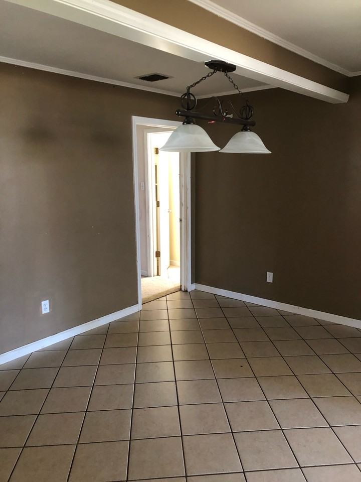 1204 Waller Ave - Photo 6 of 11