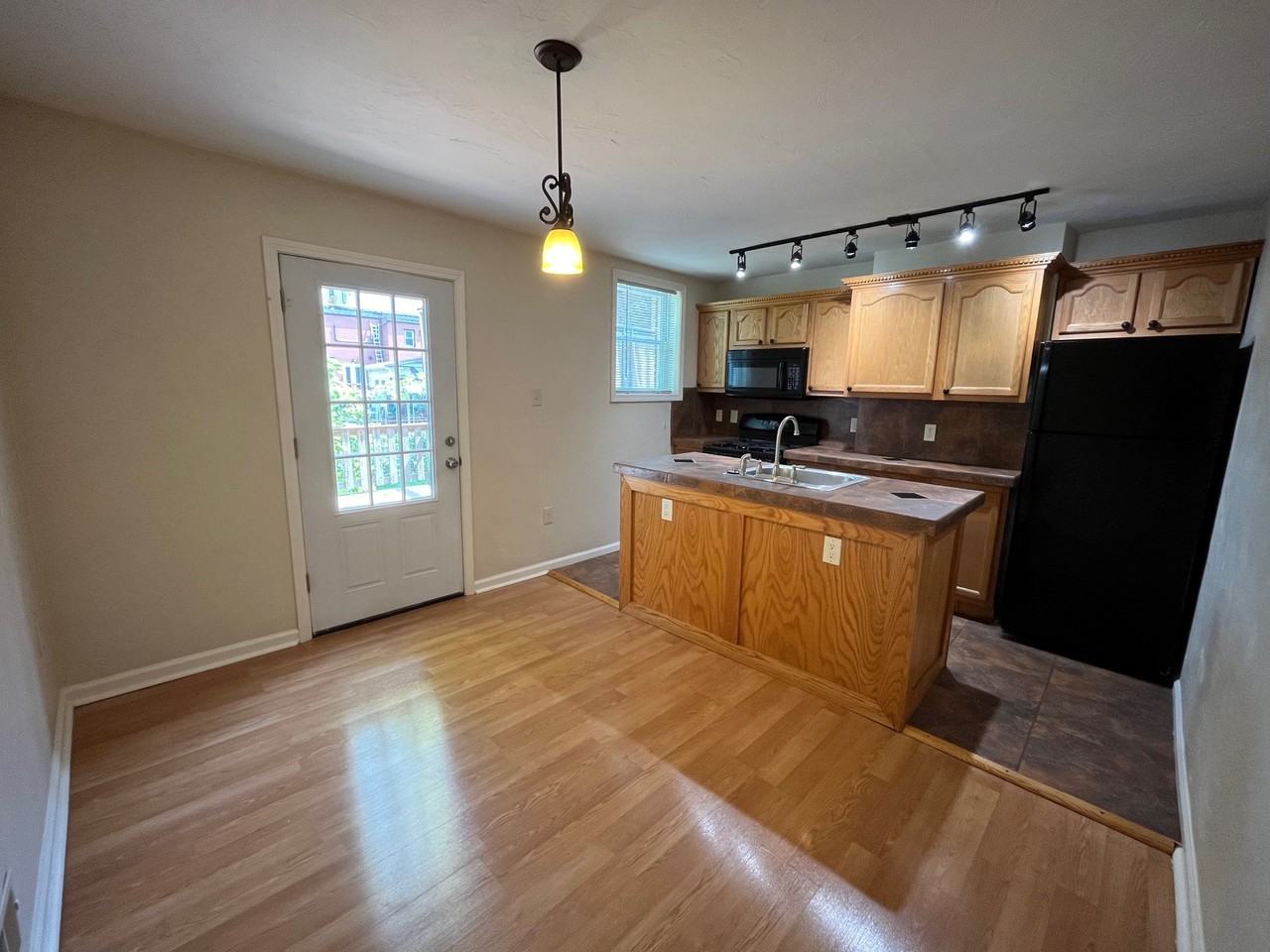 5117 Cypress St #5117 - Photo 3 of 32