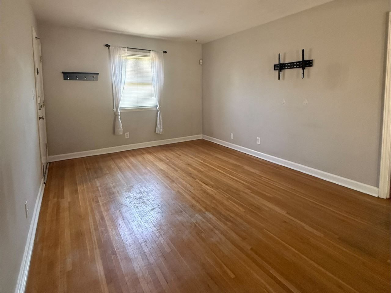 2623 Vail Ave #1 - Photo 2 of 6