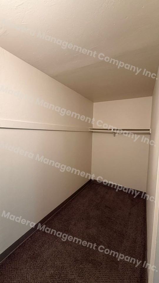 210 N. C Street - Photo 6 of 7