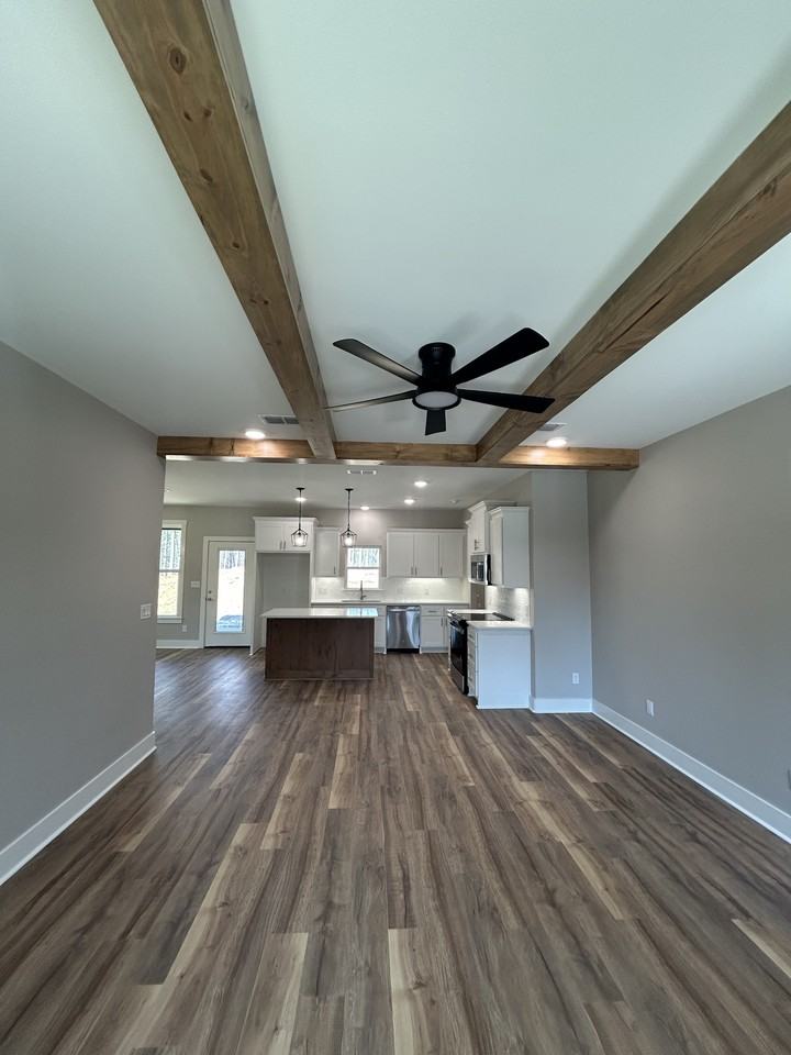 210 Diamondhead Dr #1 - Photo 3 of 34