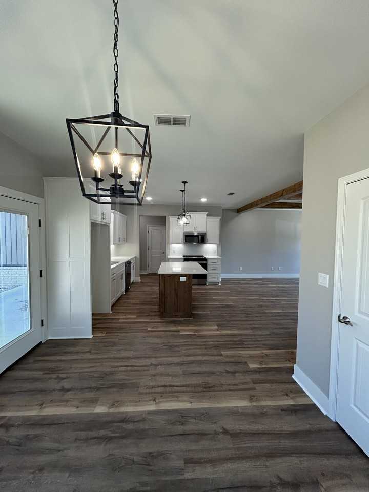 210 Diamondhead Dr #1 - Photo 6 of 34