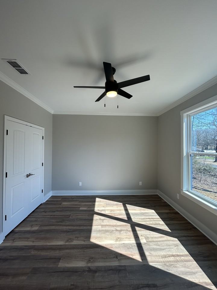 210 Diamondhead Dr #1 - Photo 7 of 34