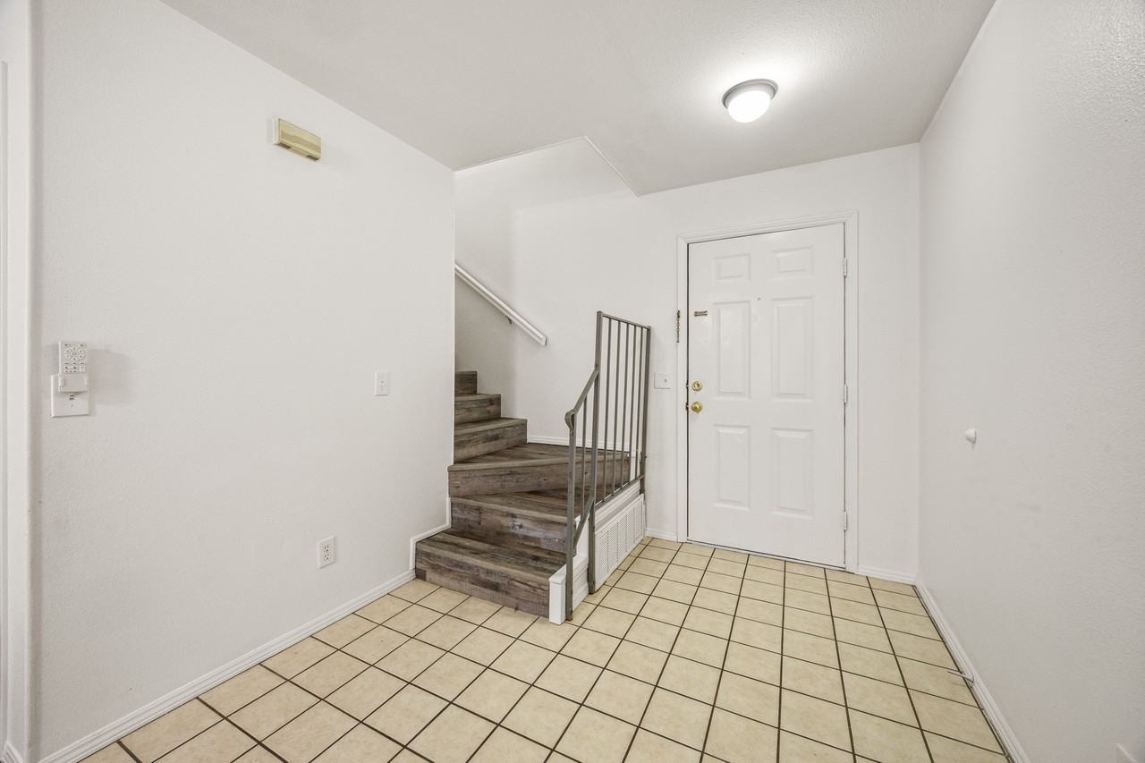1005 N Molly Ct #1005MC - Photo 5 of 22