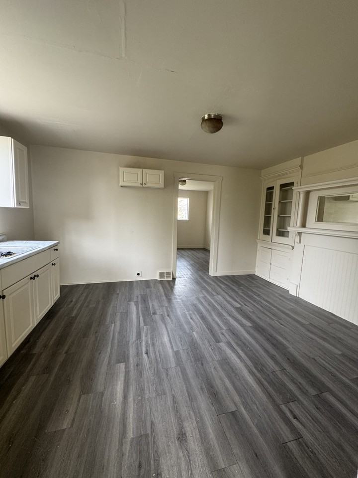 1010 Weston Way #1 - Photo 4 of 25