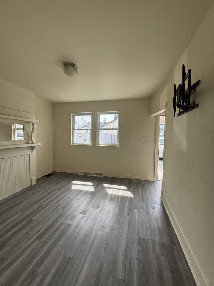 1010 Weston Way #1 - Photo 6 of 25