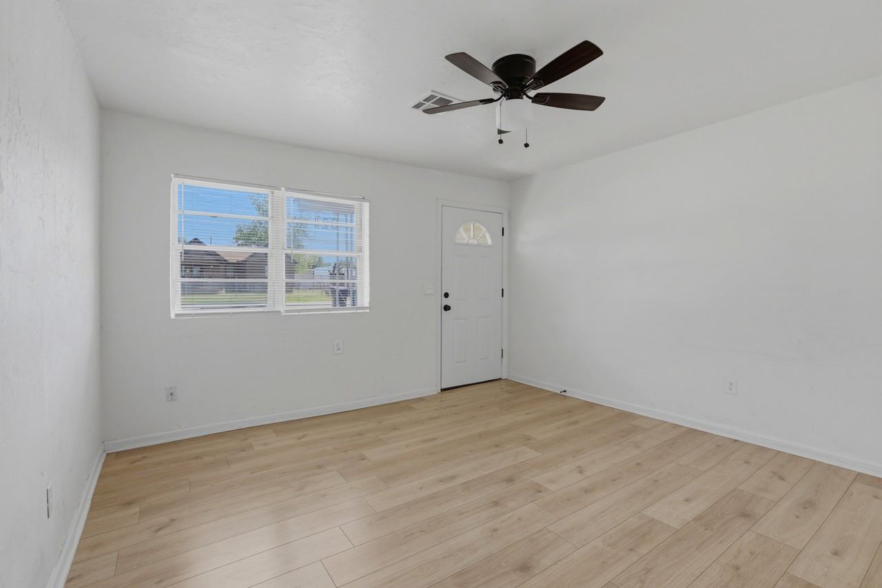 321 Se 67th St #1 - Photo 6 of 31