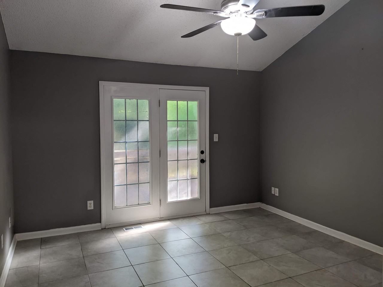 408 Patriot Pl #1 - Photo 4 of 18