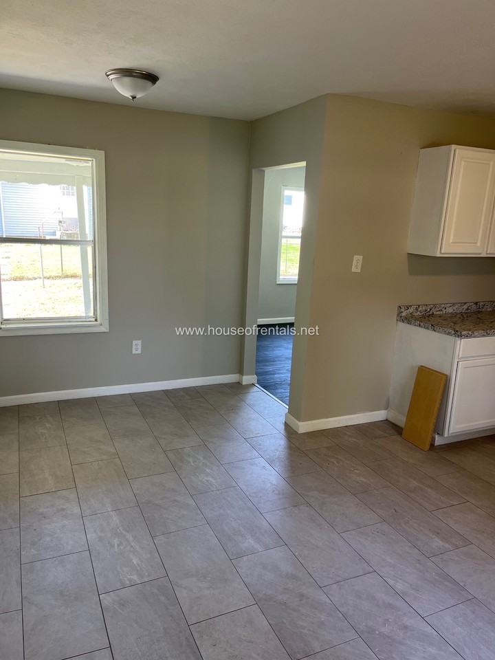 3 Court D - 1 #1 - Photo 3 of 8