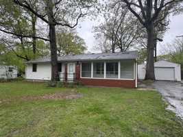 featured image of 1110 Pin Oak Dr #1