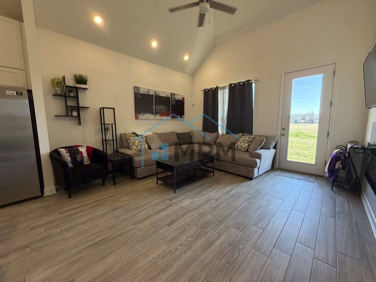 492 Cliff Bullock Dr #1 - Photo 3 of 17