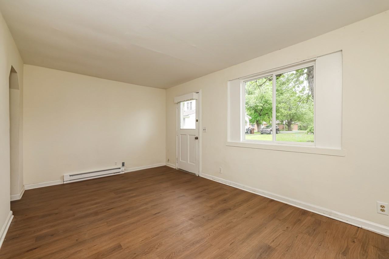 132 Burgess Ave #1 - Photo 5 of 15