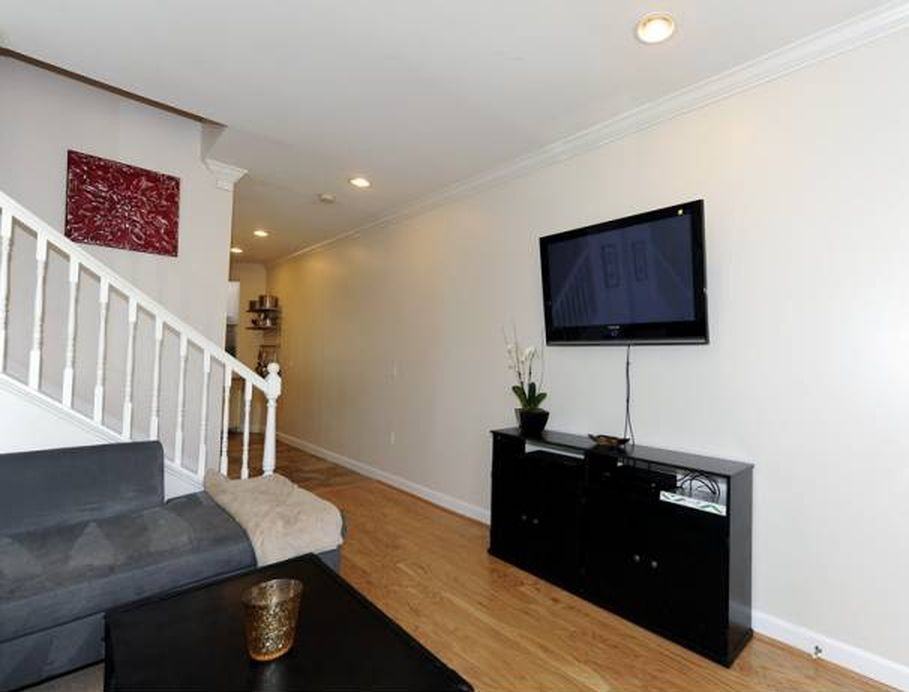 1012 7th St Se #1 - Photo 5 of 26