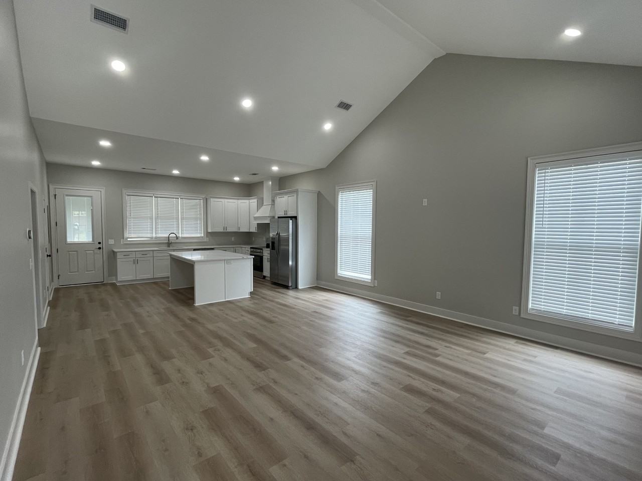 102 W 9th St #1 - Photo 5 of 34