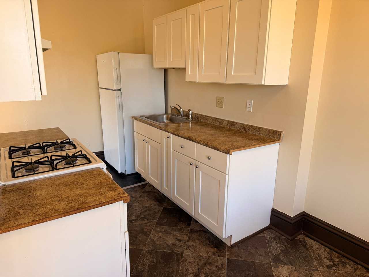 52 Alden St #52A202 - Photo 3 of 8