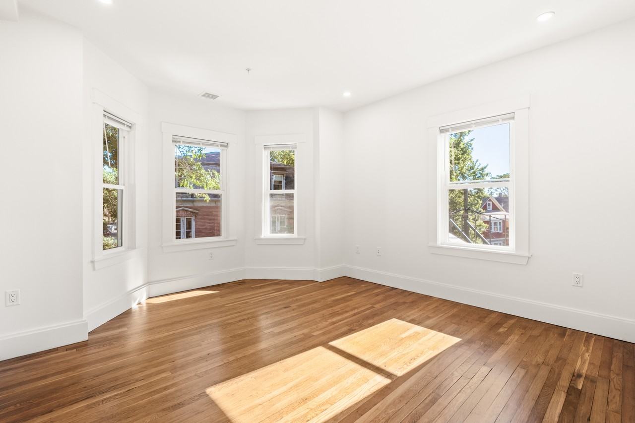 51 Boylston St #4 - Photo 6 of 25