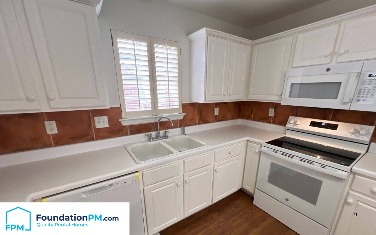 1066 W Montebello Cir #1 - Photo 4 of 21