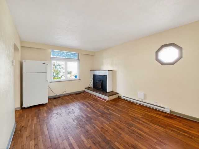 641 Prideaux St - Photo 3 of 24