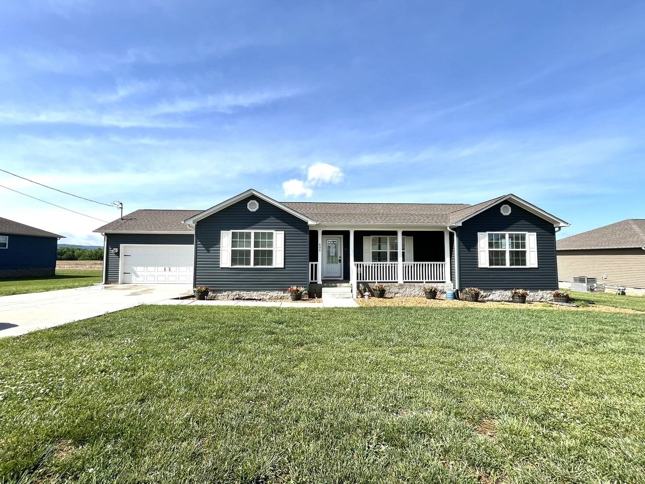 605 Strawberry Dr #1 - Photo 6 of 20