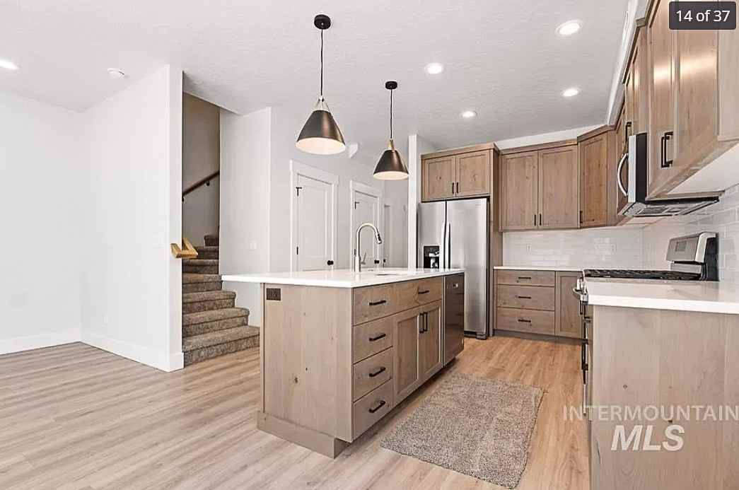 208 Ne 3rd St #208 - Photo 2 of 22