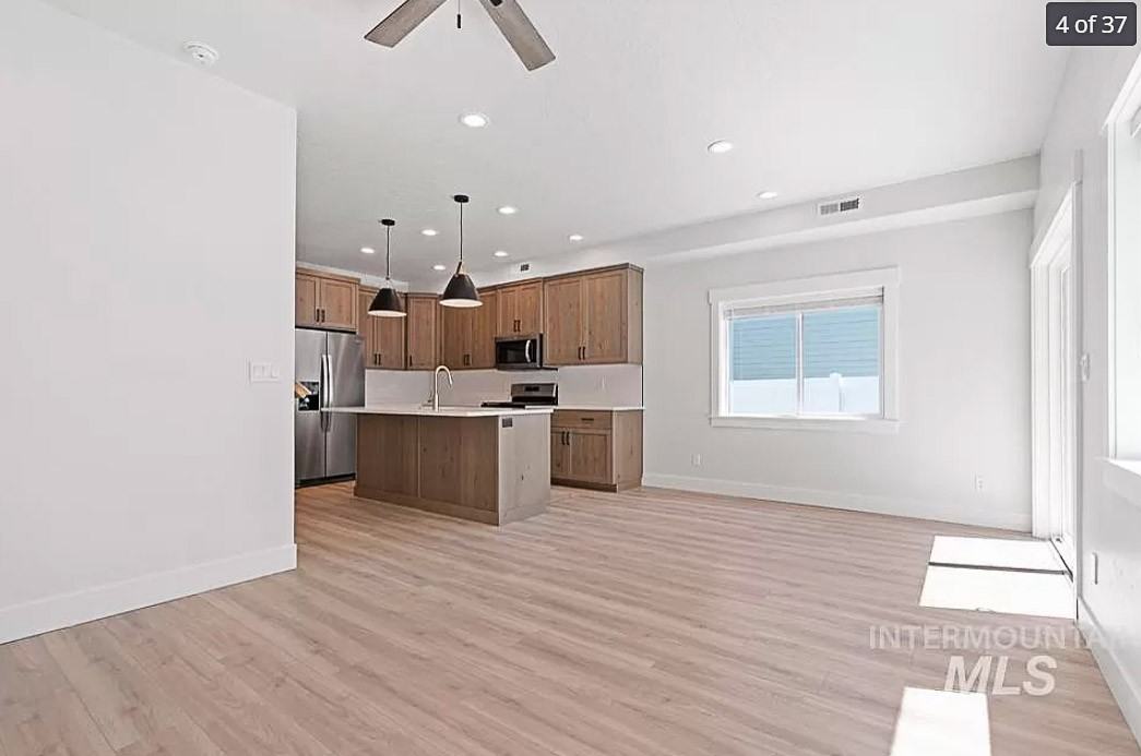 208 Ne 3rd St #208 - Photo 4 of 22